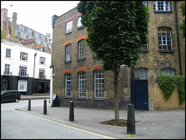 Duke's Road corner