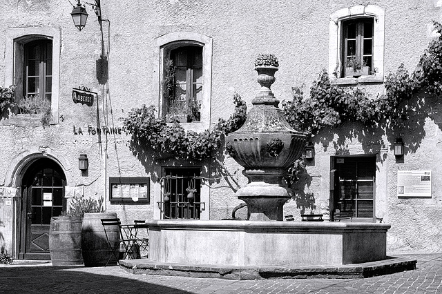 Fontaine . (Vénasque ).