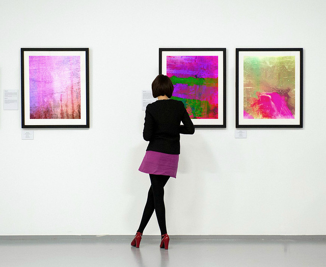 ...purple Saturday in my Gallery ;-)...