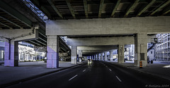 unter dem Gardiner Expressway ... P.i.P. (© Buelipix)