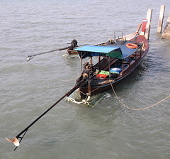 Embarcation motorisée à saveur thaï