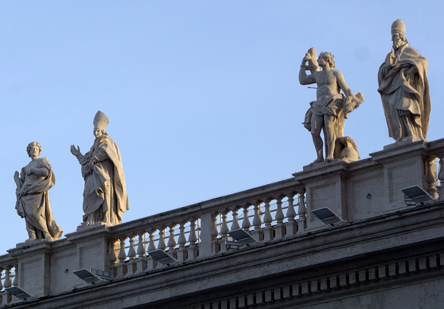 Colonnade saints, Vatican