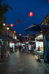 #13 Chinatown by Night — Singapur