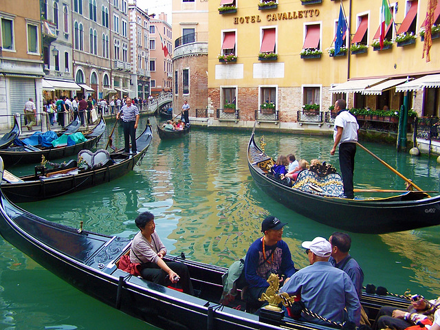 Ganz schön eng auf dem Canale Grande