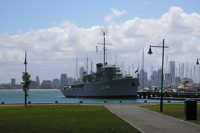 HMAS Castlemaine