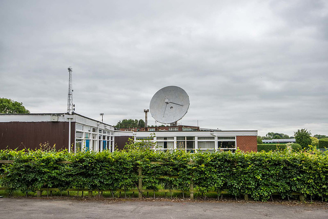Control centre and radio telescope