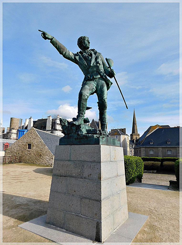 Statue de Robert Surcouf à Saint Malo (35)