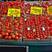 Düsseldorf - Wochenmarkt Carlsplatz, Tomatenrot