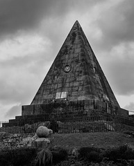 Star Pyramid, Stirling