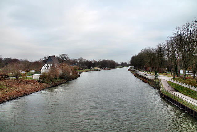 Datteln-Hamm-Kanal von der Brücke Fährstraße aus (Hamm) / 16.12.2023