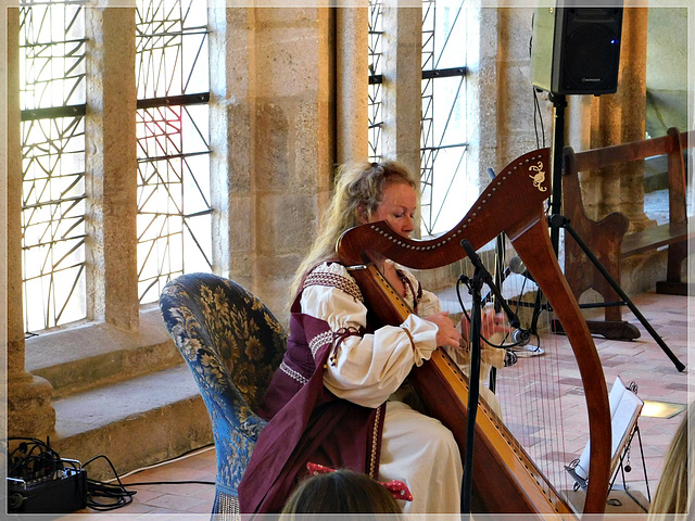 la harpe à l'abbaye de Léhon (22) avec Lydwen