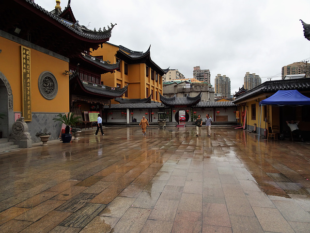 Xiahai Temple, Hongkou district