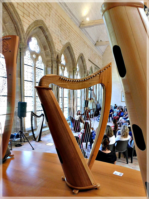 la harpe à l'abbaye de Léhon (22) avec Lydwen