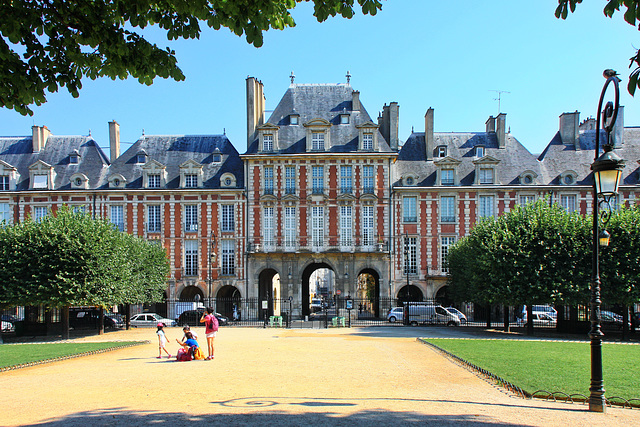 Paris, Place des Vosges, Pavillon de la Reine