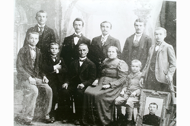 Family Mullenders  1899