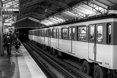 À travers le Paris nocturne