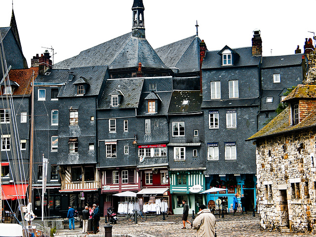 Arquitectura en Honfleur y, donde mire “Galerías”+3P