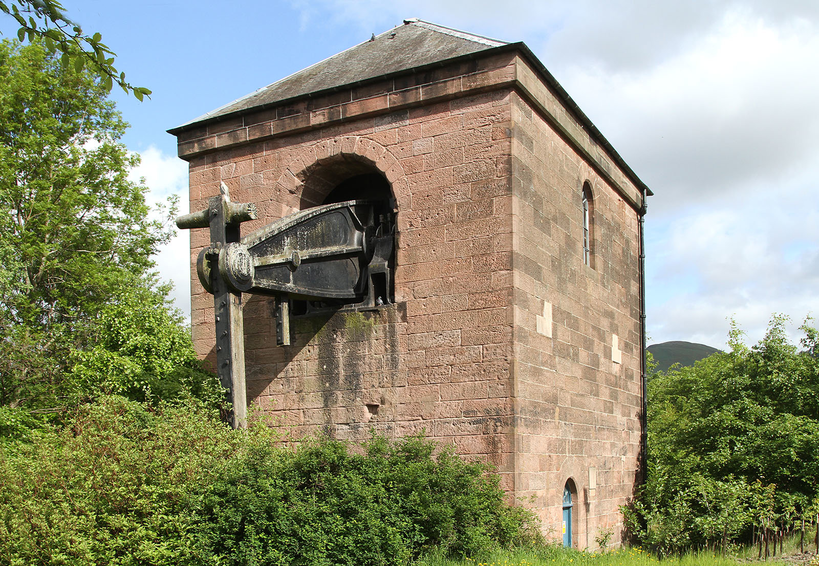 Pumping engine