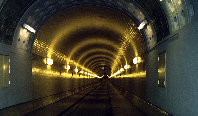 TUNNEL