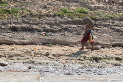 am Ufer des Tonle Sap Flusses - P.i.P. (© Buelipix)