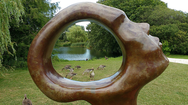 Sculpture & geese