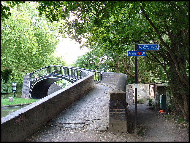 rubbish at Isis Bridge