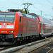 Einfahrt des Regioexpress Rastatt-Konstanz in Gengenbach. Gezogen von der DB Lokomotive 146 111-0