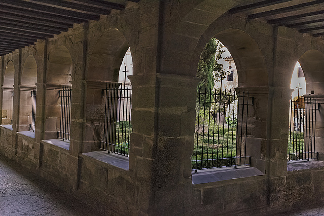 Claustro en Cañas