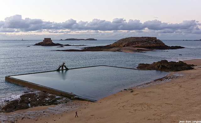 Saint-Malo - La piscine à marée basse