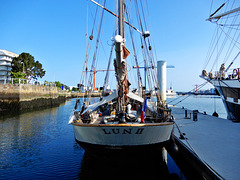 Voilier Lun II et le Belem à ses côtés,