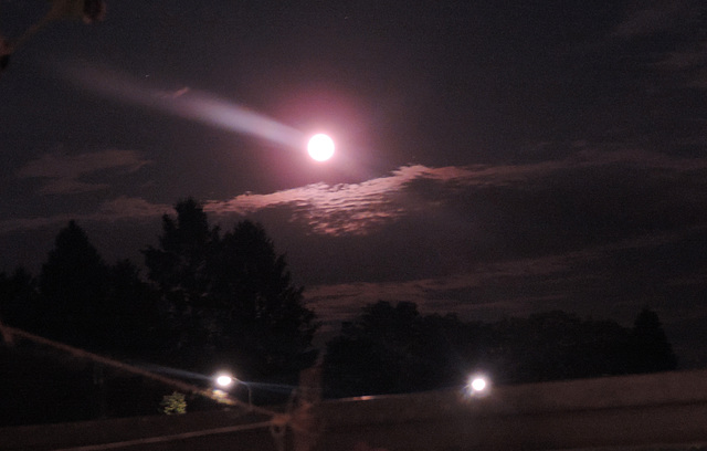 Comet approaches  earth