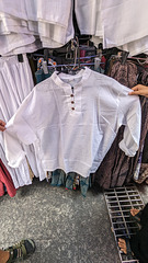 Blouse blanche et pieds assortis