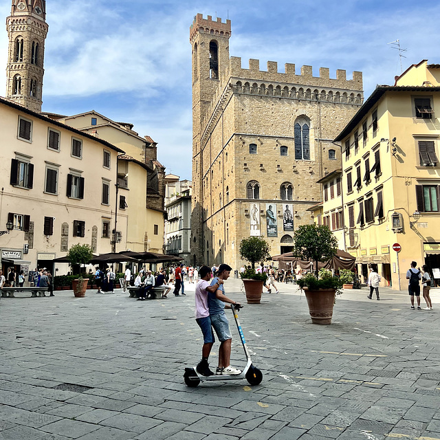 Florence 2023 – Two on a step