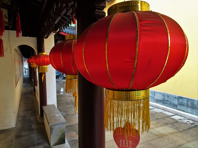 Xiahai Temple, Hongkou district