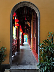 Xiahai Temple, Hongkou district