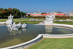 Schloss Belvedere - Brunnen in der Gartenanlage