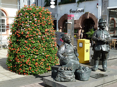 Marktpolizist, und Marktfrau in Koblenz