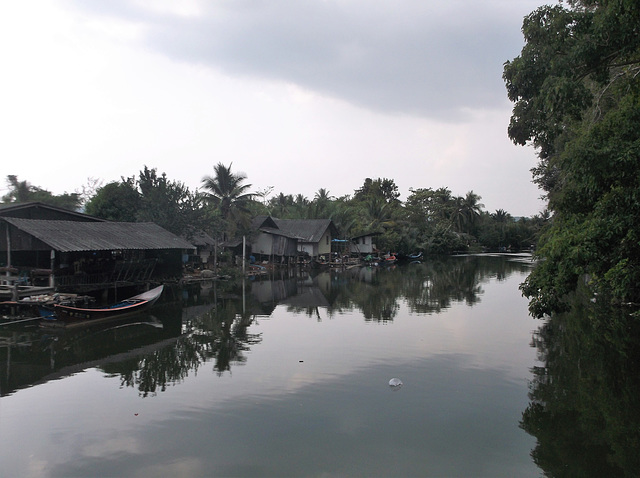 Rivière paisible / Peaceful thai river