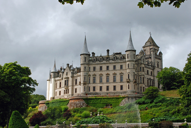 Dunrobin Castle, Golspie, Scotland  (PIP Garten und Falknerei)