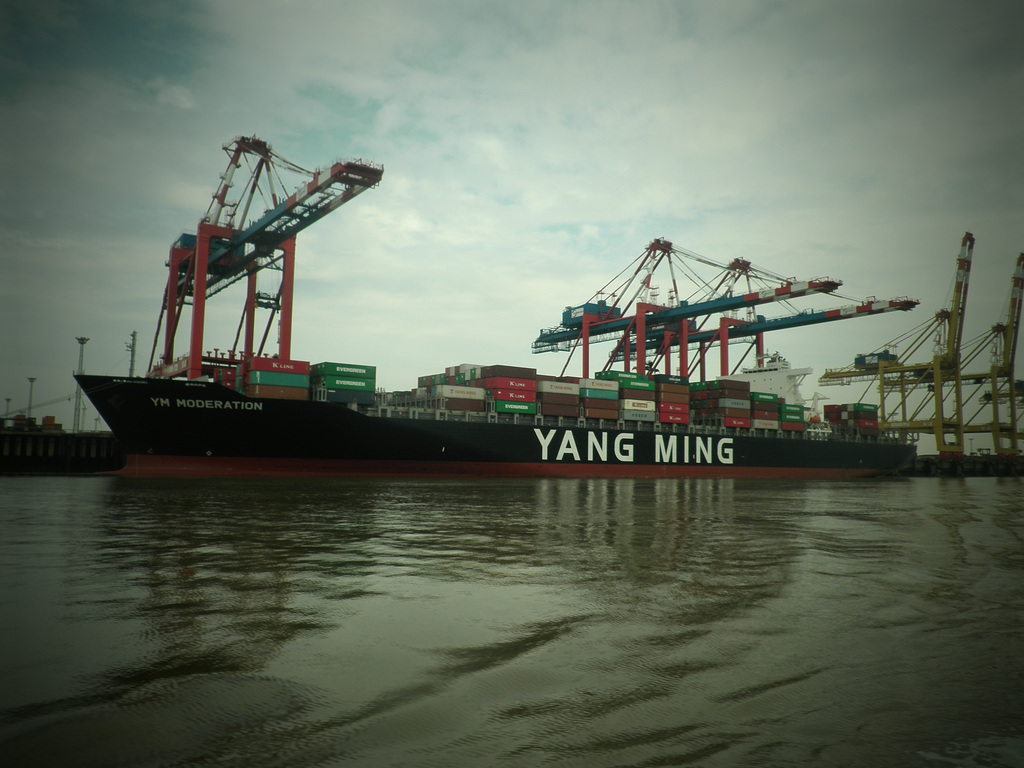 Containerschiff  YM MODERATION
