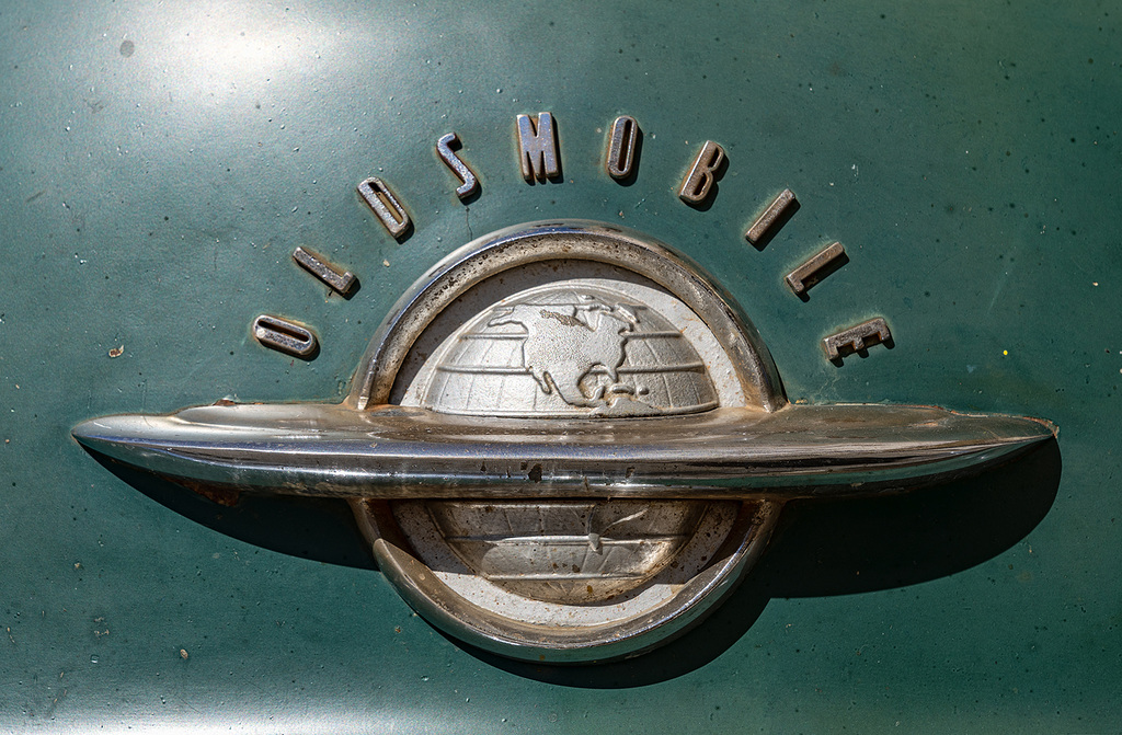 Cuba - hood ornaments