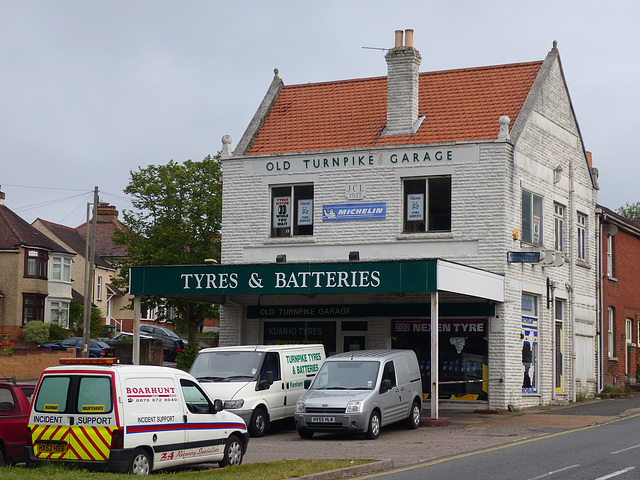 Old Turnpike Garage (2) - 14 June 2015