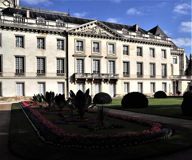 Cycling from Bordeaux Vineyards to the Atlantic Coast /Tours Cycling from Bordeaux Vineyards to the Atlantic Coast /Tours