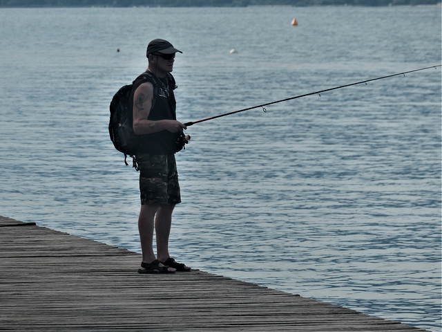 Le pécheur au bord de l'eau ...........