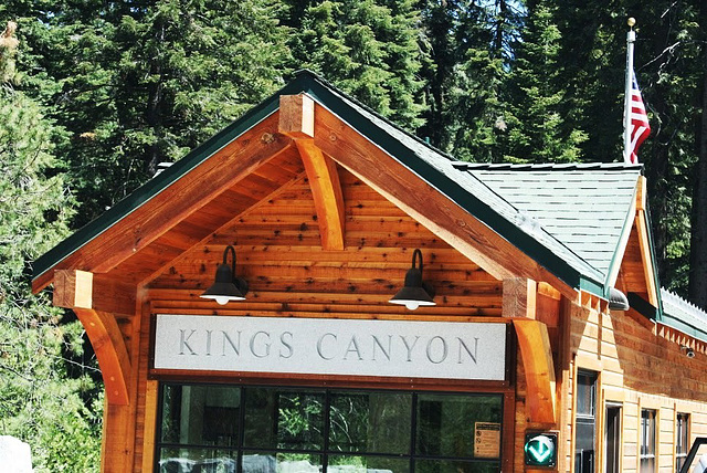 10 KINGS CANYON