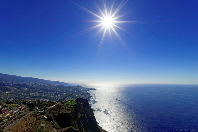 Aussicht vom Skywalk bei Cabo Girão nach Westen (© Buelipix)