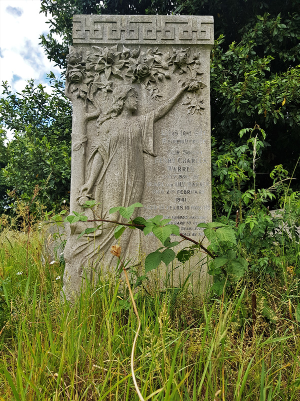brompton cemetery , london,gather yea rosebuds...henry charles marren +1941