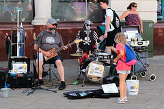 Skeleton pirate robodrummer band