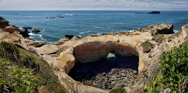 The Devil's Punchbowl & Agate Beach (+6 insets)