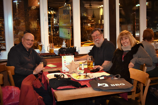 Erhard und Füsun und Peter Erhard und Füsun und Peter